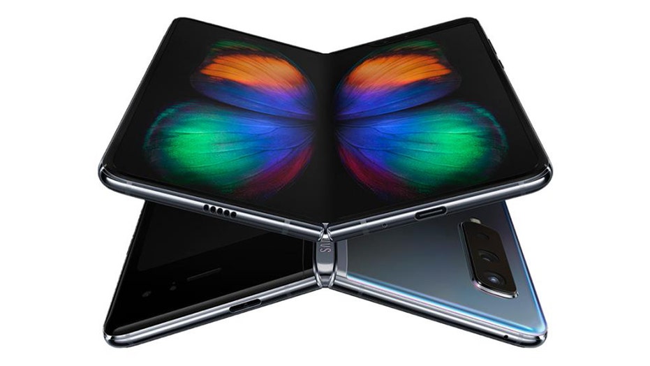 Samsung’s 2,000 foldable phone is already breaking Samsung’s 2,000 foldable phone is already breaking