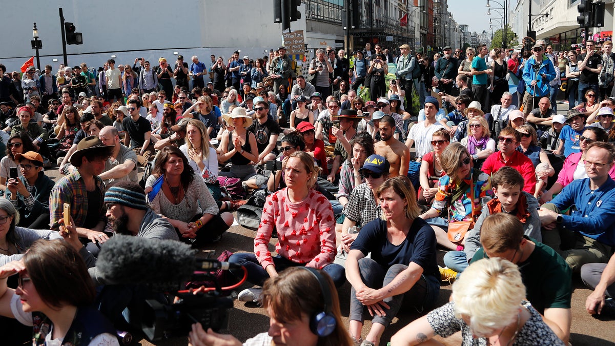 The protesters who glued themselves to trains and stopped traffic for days in London are having a change of heart and have announced that they plan to shift towards political activism moving forward<br data-cke-eol="1">