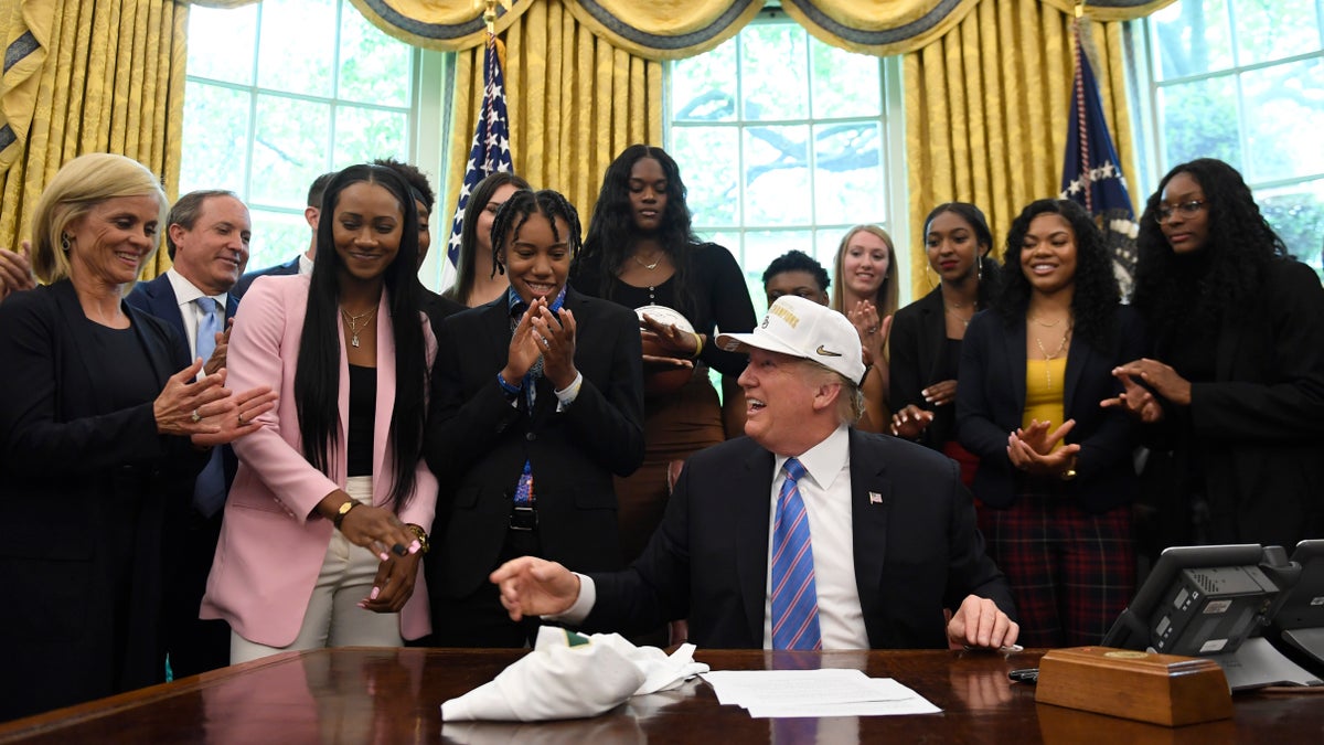 trump with baylor team