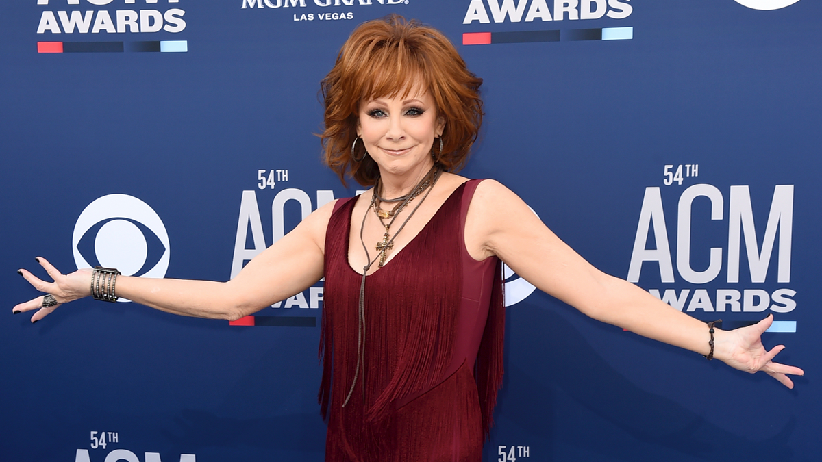 Reba McEntire is set to host the 2020 Country Music Awards with Darius Rucker on Nov. 11.?