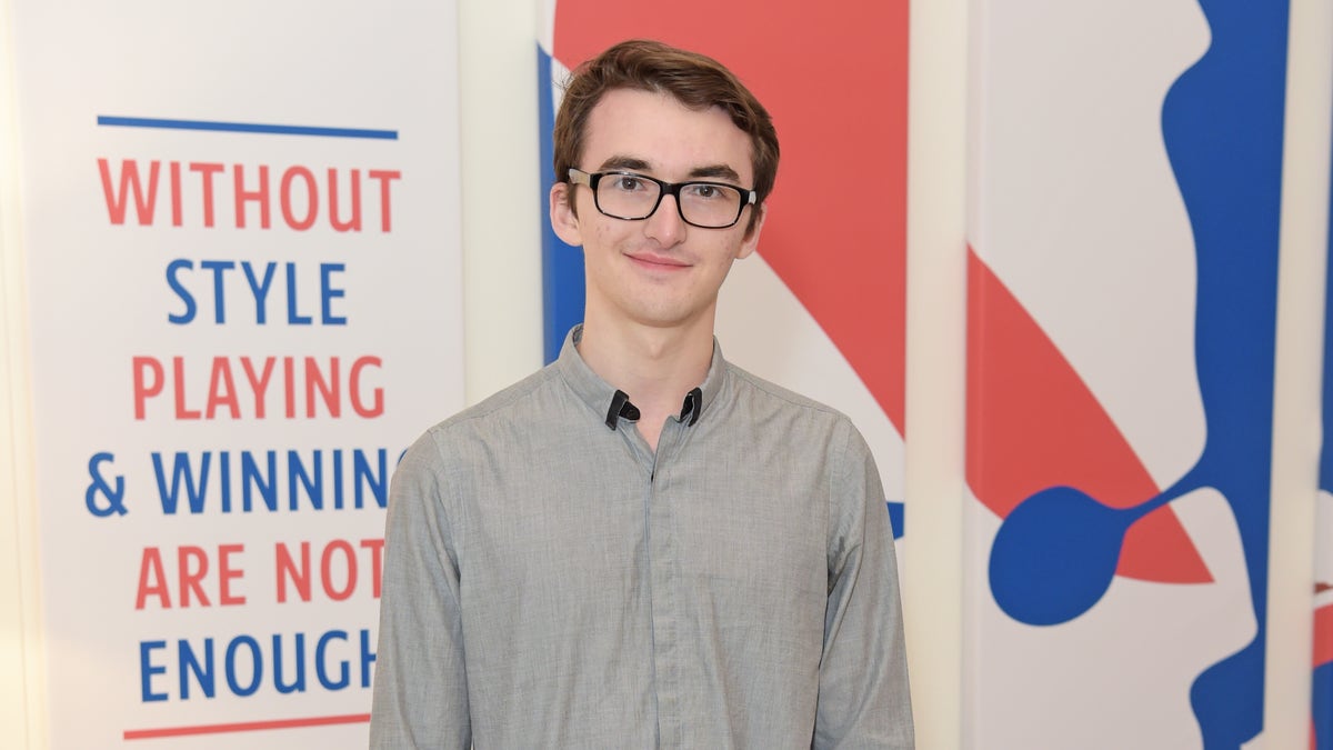 'Game of Thrones' actor Isaac Hempstead Wright described the difficult experience he had at college.