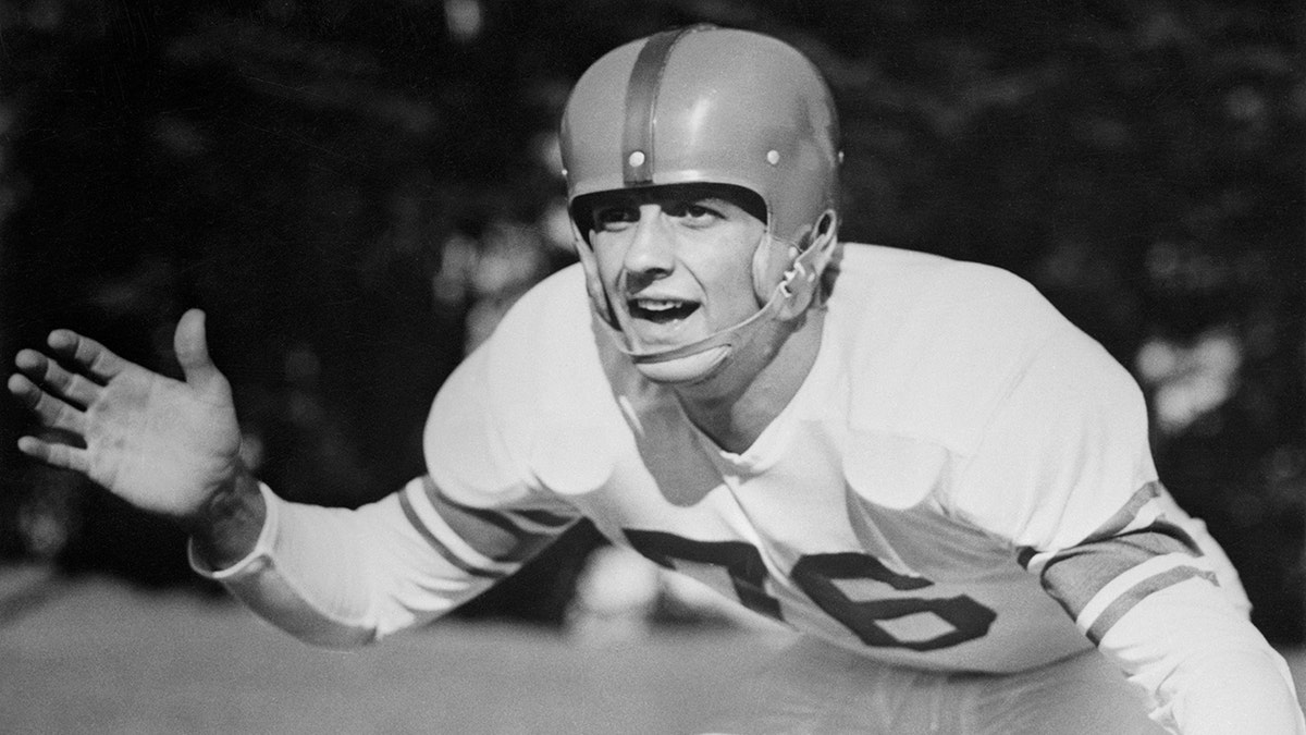 Gino Marchetti, Baltimore Colts legend and Pro Football Hall of Famer, dies at 93