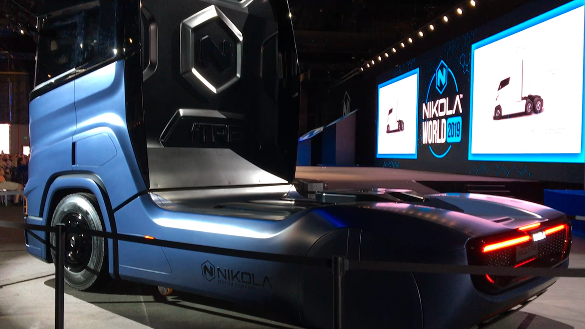 The Nikola Tre was also on display that will roll out in the European market. Similarly to the Nikola Two, the Nikola Tre has digital camera mirrors and a digital cockpit.