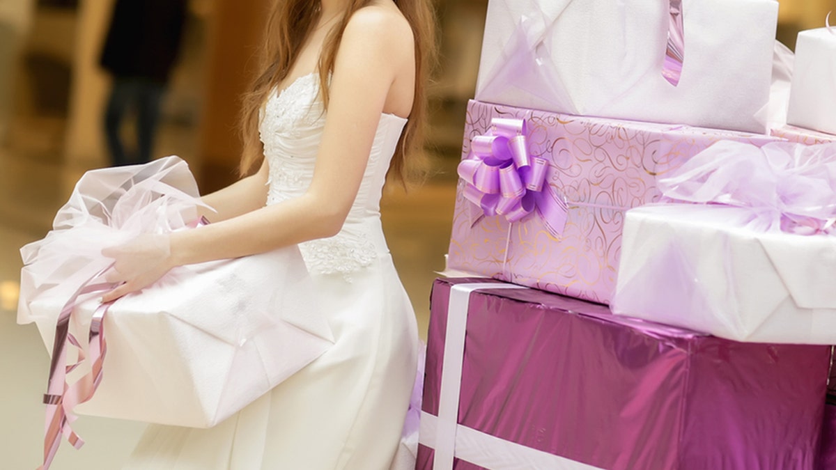 This bride was not pleased with her gifts.