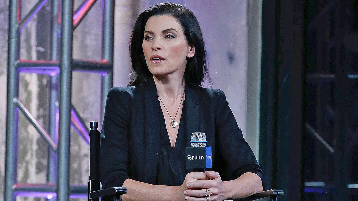 NEW YORK, NY - JANUARY 08: Julianna Margulies attends