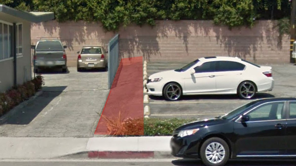 The 0.1-acre commercial lot can be used “for storage, food stand or parking carts, bikes etc.”