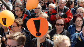 Poland holds meetings on improving education after strike