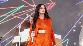 Kasey Musgraves shuts down Australian audience's 'shoey' request: 'I'm not f---ing drinking out of your shoe'