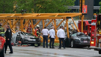 Collapsed crane in Seattle leaves 4 dead, fire officials say