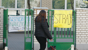 Poland: Striking teachers renew pay talks with government