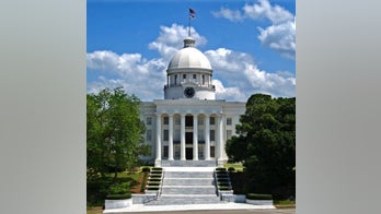 Alabama bill would require schools to start day with Pledge of Allegiance