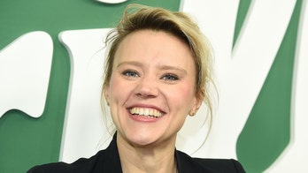 Kate McKinnon of 'SNL' debuts Marianne Williamson impression after debate