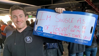 Mets fan hits it out of the park with 'single' pitch