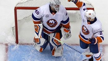 Islanders top Penguins 4-1 to take 3-0 series lead