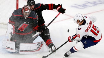 Teravainen, Hurricanes beat Capitals 2-1, even series