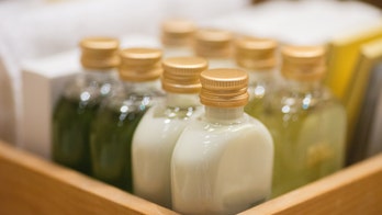 California lawmakers push to ban tiny shampoo bottles from state's hotels