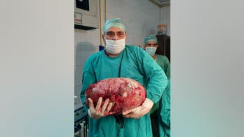 Teen has 33-pound cyst removed from abdomen after complaints of pain