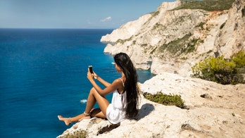 Tourists warned against taking selfies after Instagram influencer popularizes dangerous spot
