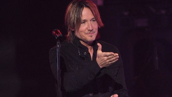 Keith Urban performs private, drive-in concert for medical workers