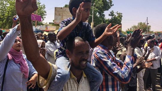 Sudanese army to deliver 'important statement' amid protests