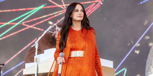 Kacey Musgraves shut down an Australian audience member who suggested the Grammy winner drink a beer out of a shoe during a concert in Sydney.