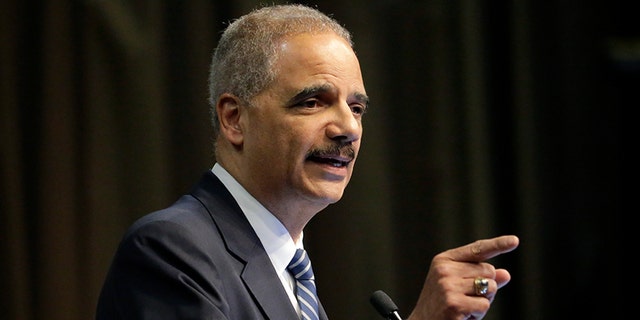 Ex Stati Uniti. Attorney General Eric Holder, Jr. speaks during the National Action Network Convention in New York, mercoledì, aprile 3, 2019.