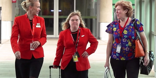 Knoll pitched in for a 590-mile flight from Brisbane to Mackay, helping to greet passengers, assist with a safety demonstration and serve passengers, as per the Times.