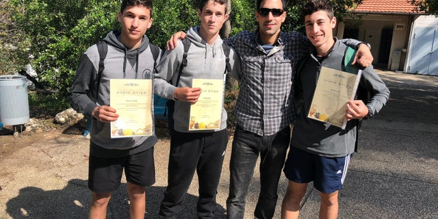 The Haemeq Hamaaravi high school pupils who found the gold coin (Photo: Suzi Frenkel)