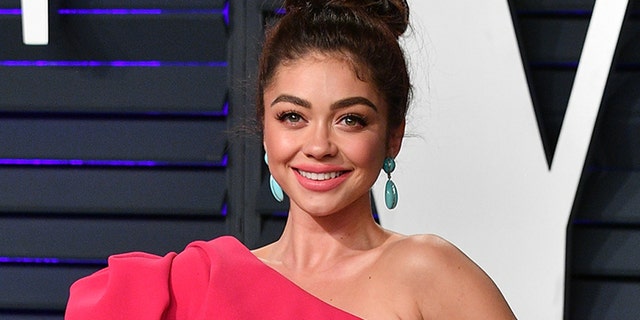 “Modern Family” actress Sarah Hyland posted a flashback photo on Instagram Thursday in an effort to use it as inspiration to work on her fitness.