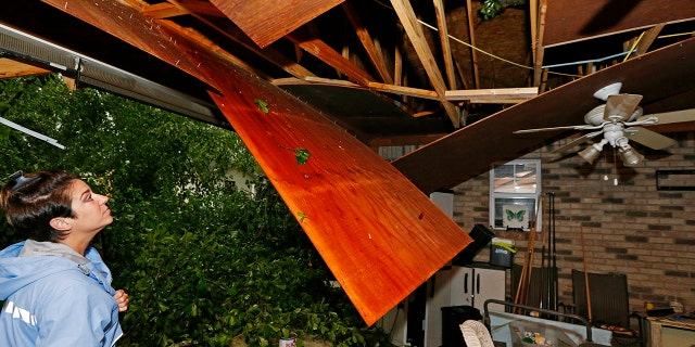 Westlake Legal Group Strong-storms3 Florida girl, 8, dies after tree falls on home during strong storms; death toll rises to 4 across South Lucia Suarez Sang fox-news/weather fox-news/us/us-regions/southeast/mississippi fox-news/us/us-regions/southeast/florida fox-news/us/us-regions/southeast/alabama fox-news/us/us-regions/southeast fox news fnc/us fnc article 0f847cd7-8f16-5507-8531-d84e3efb1ceb