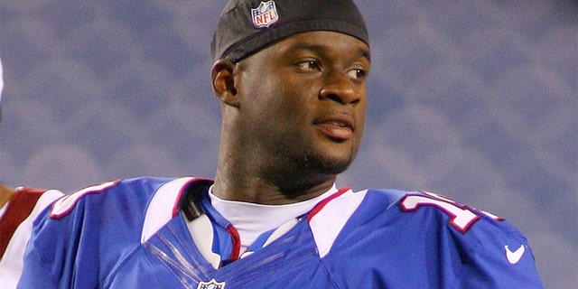Vince Young spent the 2012 pre-season with the Buffalo Bills. (Photo by Rick Stewart / Getty Images)