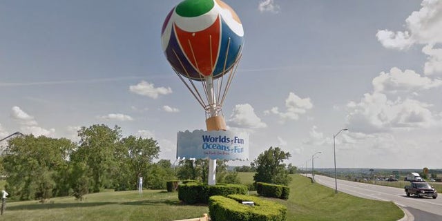 Worlds of Fun officials said in a statement that local authorities and park authorities had ended the altercation and kidnapped the people involved in the park.
