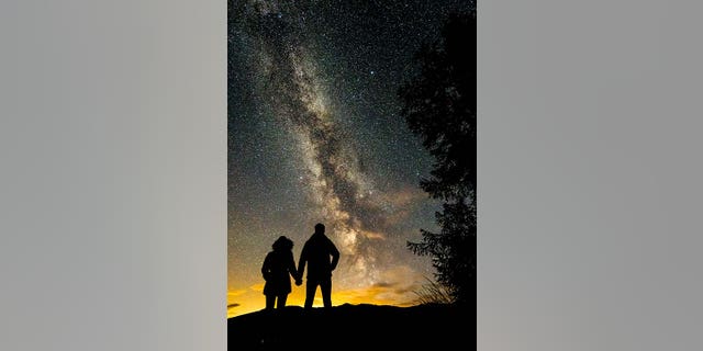 Westlake Legal Group b Man proposes to girlfriend before the Milky Way in stunning photos SWNS Sarah Ward fox-news/lifestyle/relationships fox-news/lifestyle fnc/great-outdoors fnc effa2719-0d4f-53a8-aa00-45ca8cc1c185 article