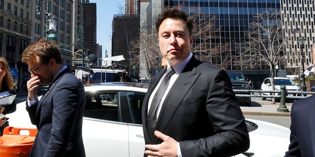 Court gives Elon Musk, SEC two weeks to settle Tweet dispute | Fox News