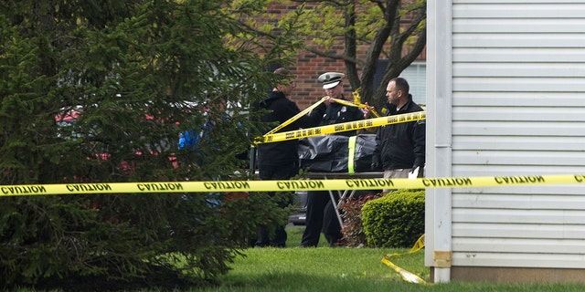 Ohio slayings of 3 women, man in apartment spur hunt for clues, motive ...