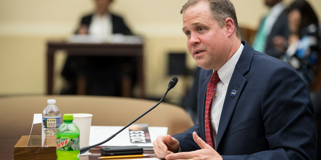 L'amministratore della NASA Jim Bridenstine testimonia davanti al comitato della Camera per la scienza, lo spazio e la tecnologia il 2 aprile 2019, durante un'audizione per esaminare la richiesta di bilancio della NASA dell'anno fiscale 2020.