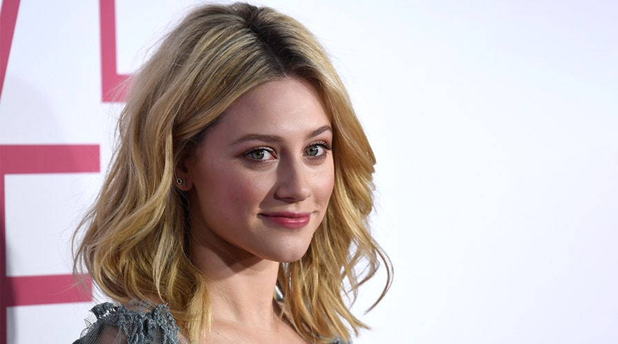 'Riverdale' star Lili Reinhart shares frightening airport encounter, warning for fans