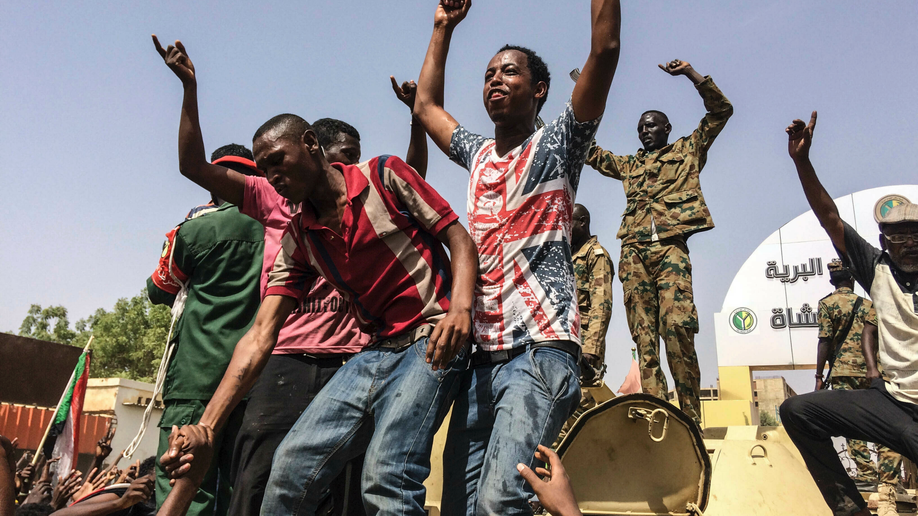Sudanese Protesters Defy Curfew Day After Military Coup