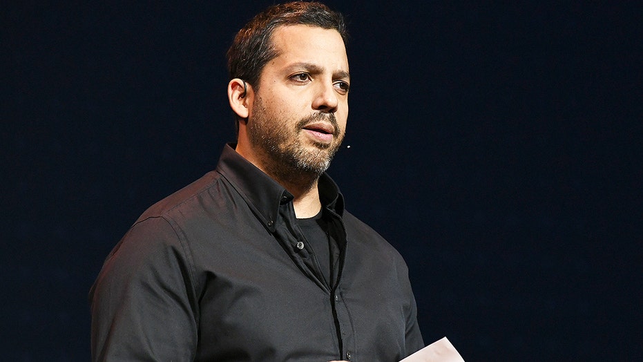 David Blaine successfully pulls off death-defying balloon flight stunt