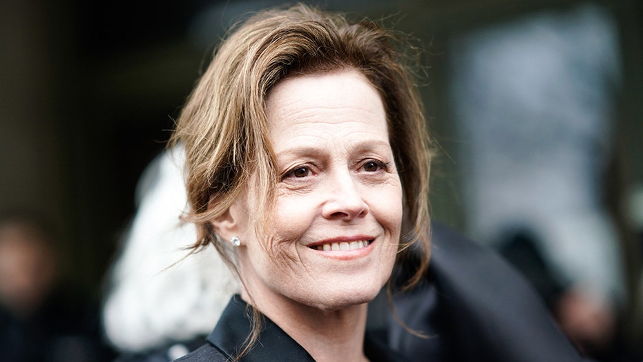 Sigourney Weaver Surprises New Jersey Students During Encore Stage Production Of Alien She S The Queen Fox News