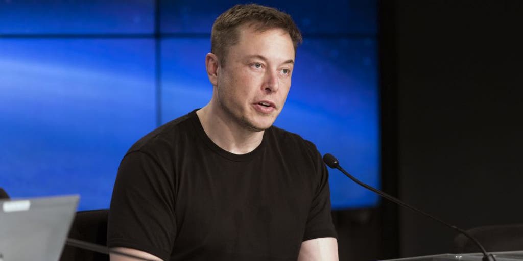 SpaceX chief Elon Musk backs Andrew Yang for president
