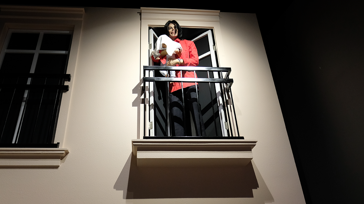 Above the animatronic Michael Jackson (which is enclosed in a hyperbaric chamber), another Michael Jackson likeness appears up on a balcony.