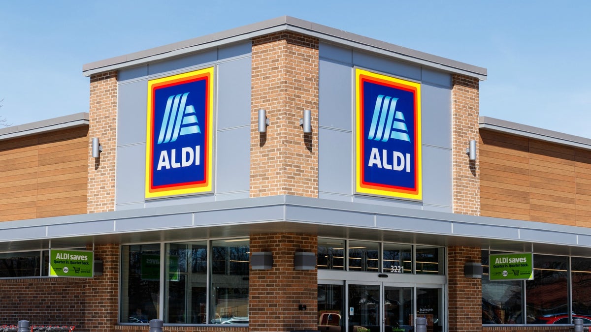 Teen scores Aldi job interview after refusing their rejection | Fox News