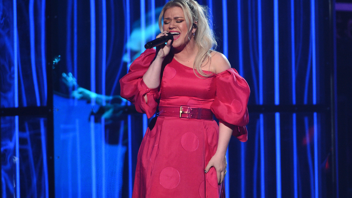 Kelly Clarkson hosted and performed at the Billboard Music Awards on Wednesday, May 1, 2019. Just hours after the show, she had her appendix removed. (Photo by Chris Pizzello/Invision/AP)