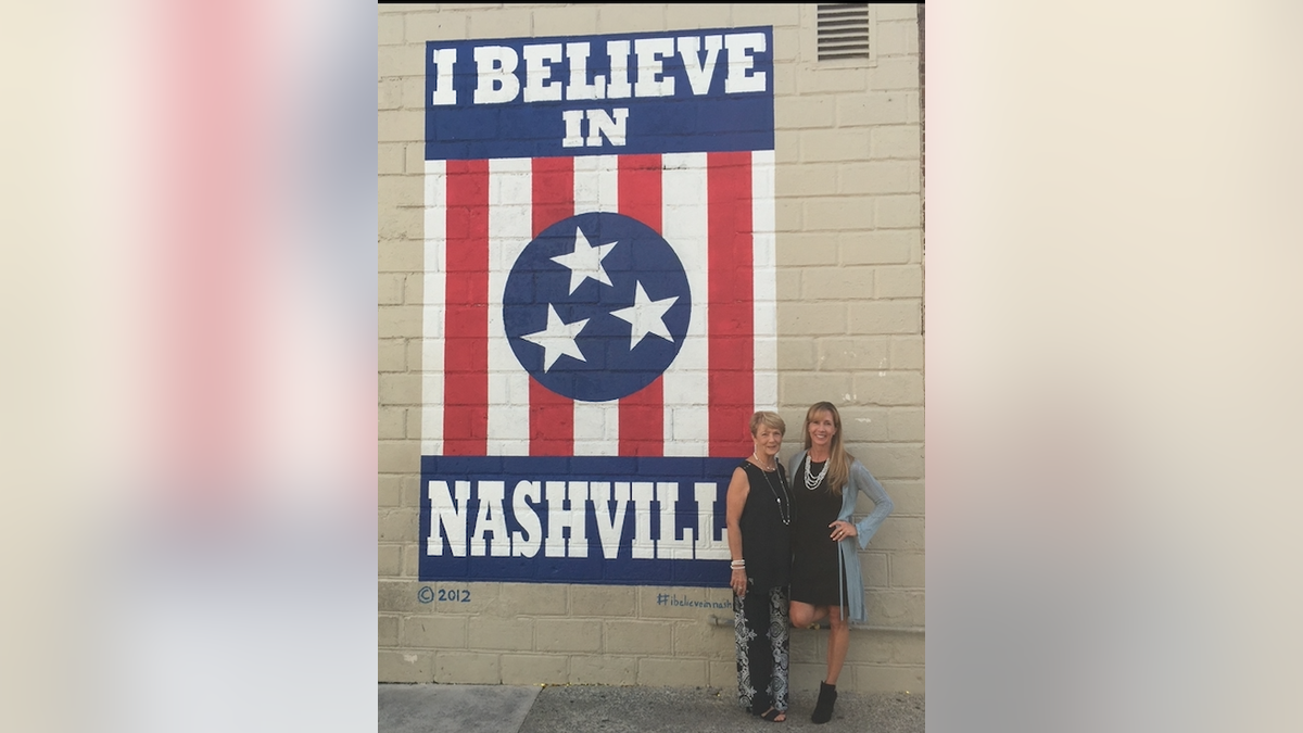 Jeannie Cunnion & Mother in Nashville