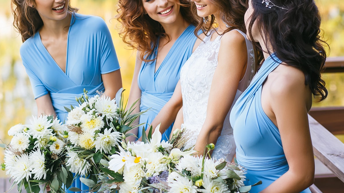 The maid of honor, who originally posted her story to Reddit under the handle Liotheleon, had formerly been engaged to the best man, and they had planned to marry in August of this year. The two were also slated to serve as the maid of honor and best man at their mutual friends’ wedding on May 11, but broke up just prior to the wedding after Liotheleon learned her fiance was a sex addict who frequented prostitutes throughout their relationship.