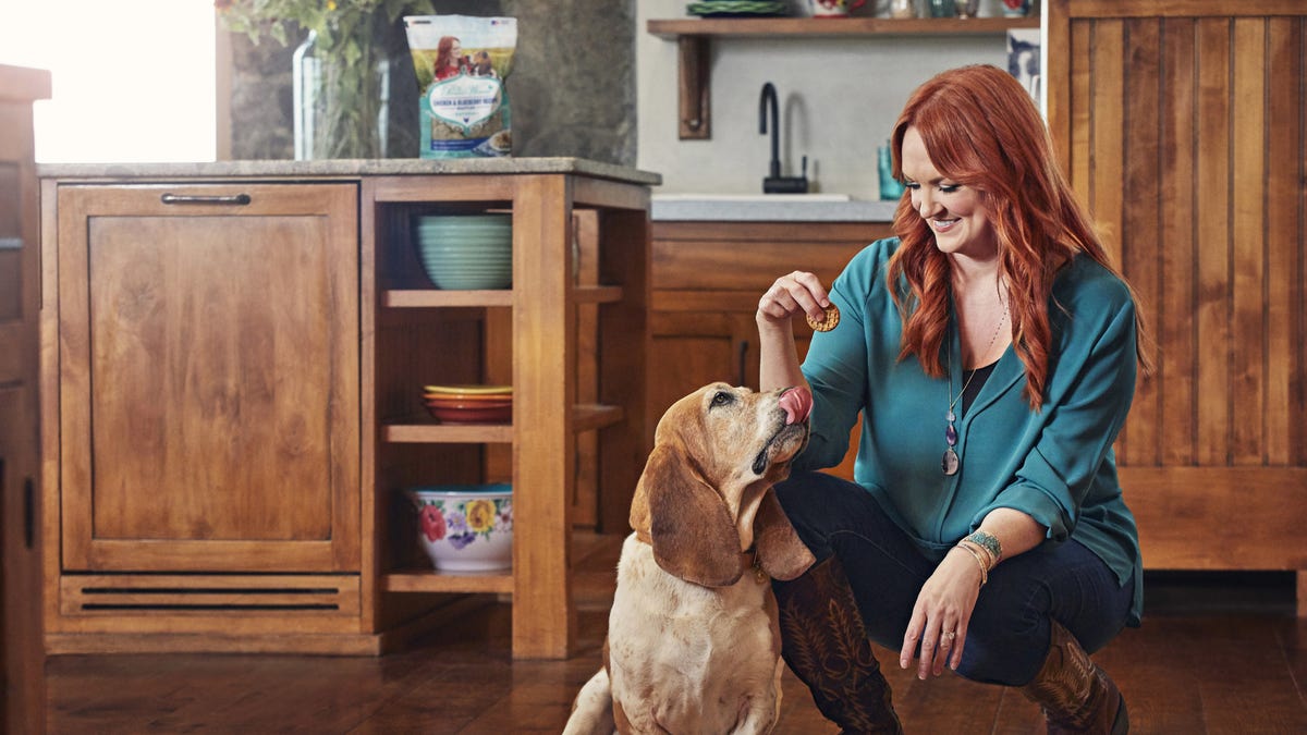 Backed by Purina’s 90 years of experience in pet nutrition, The Pioneer Woman™ Dog Treats line is inspired by Ree Drummond’s love for dogs and home cooking.