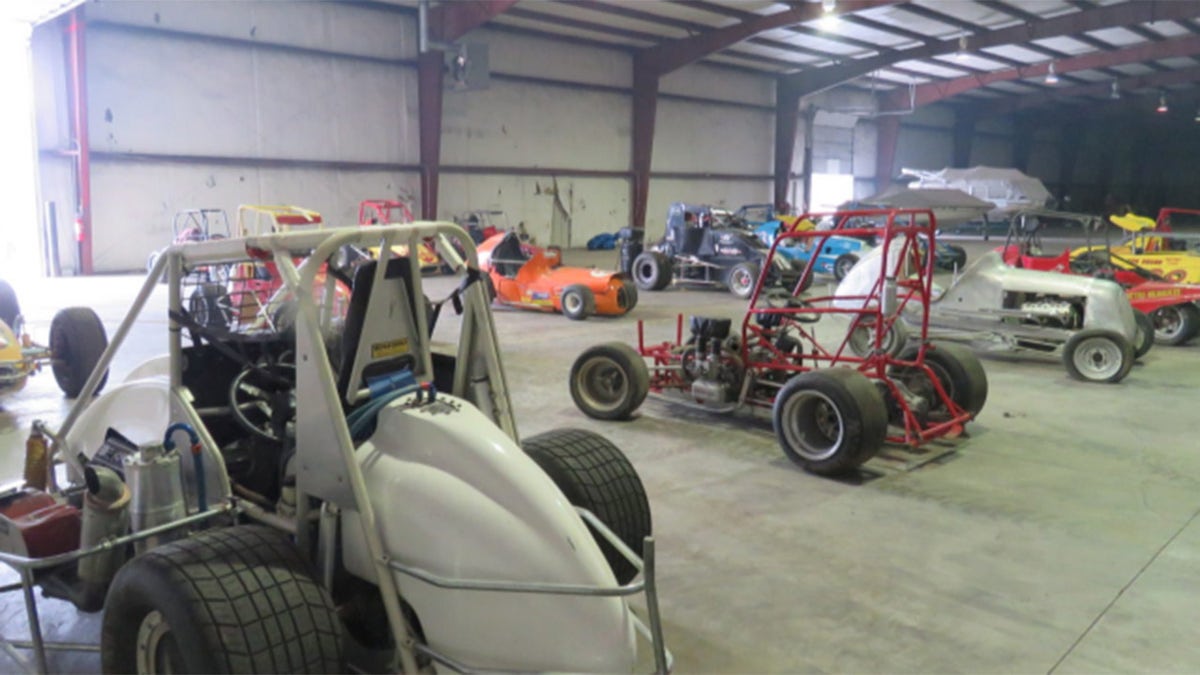 Many of Begg's midgets were veterans of the Midwest racing circuit.