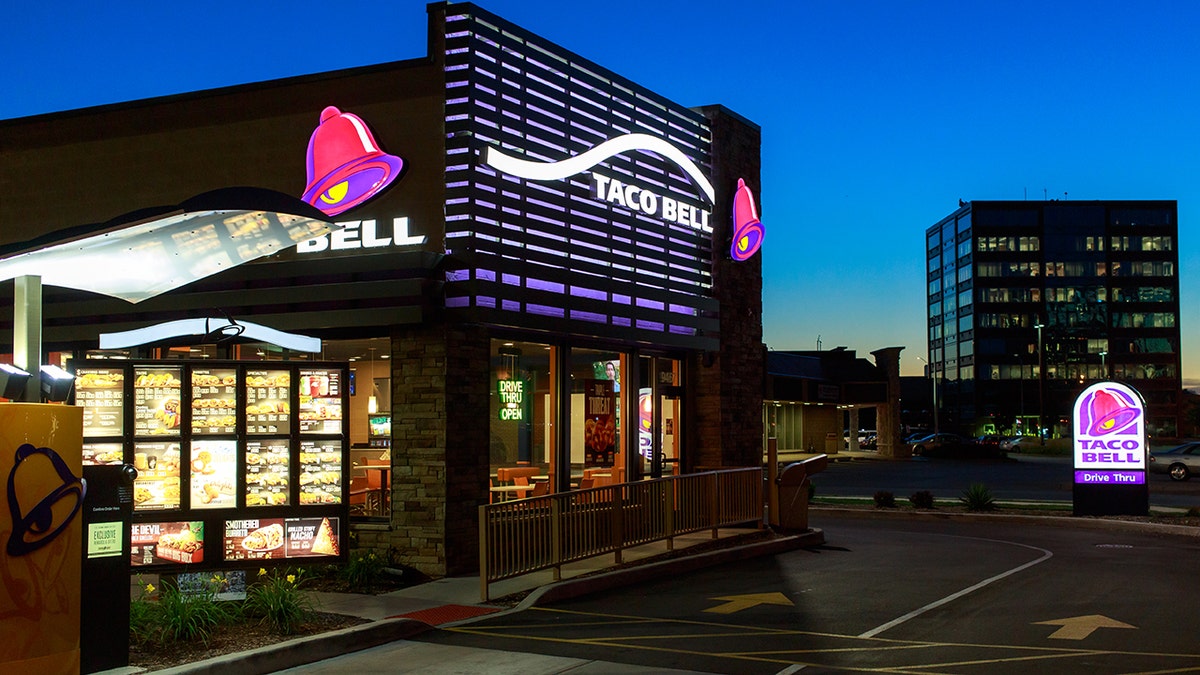 Taco Bell and Seven Eleven Rosemont Illinois