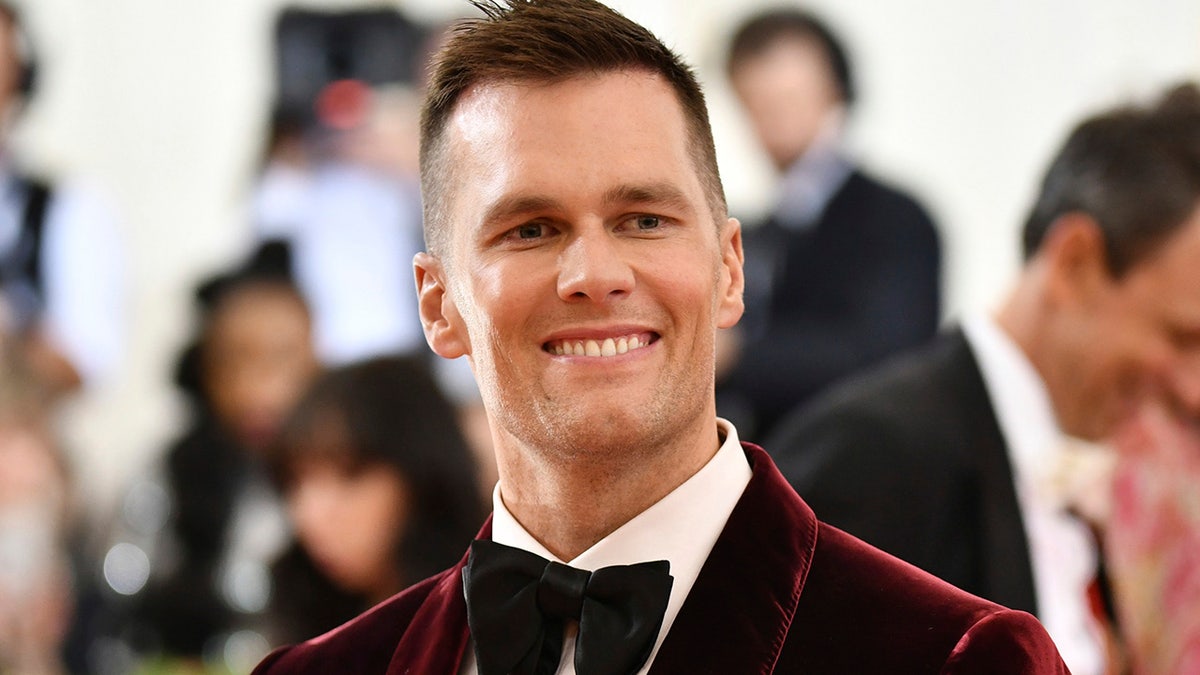 Brady knows how to finish a beer. 